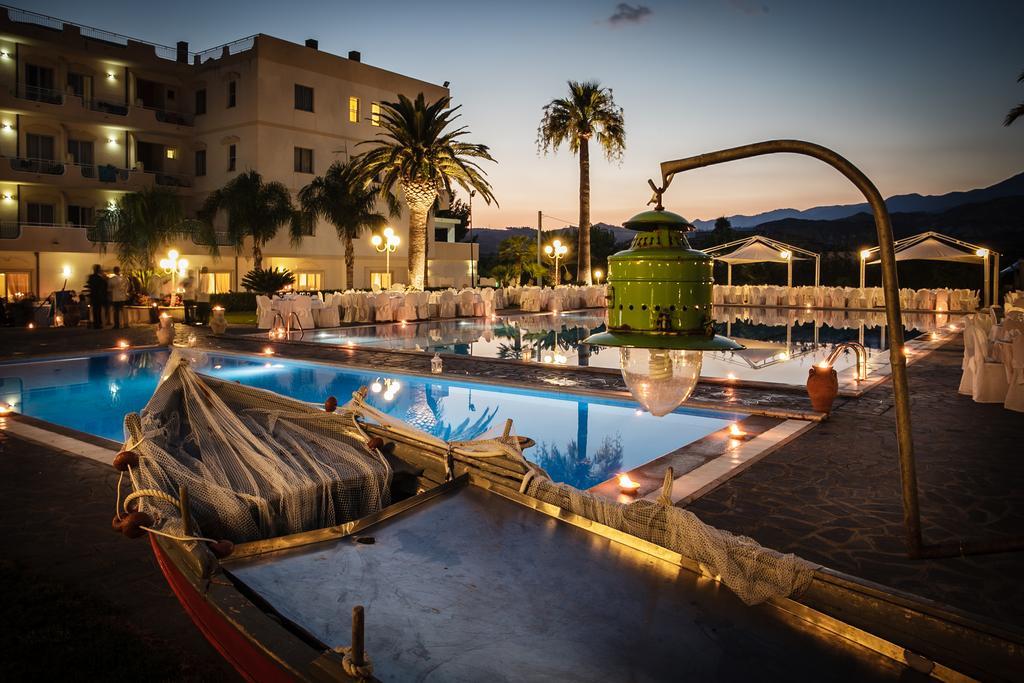 Club Hotel Kennedy Roccella Ionica Ngoại thất bức ảnh