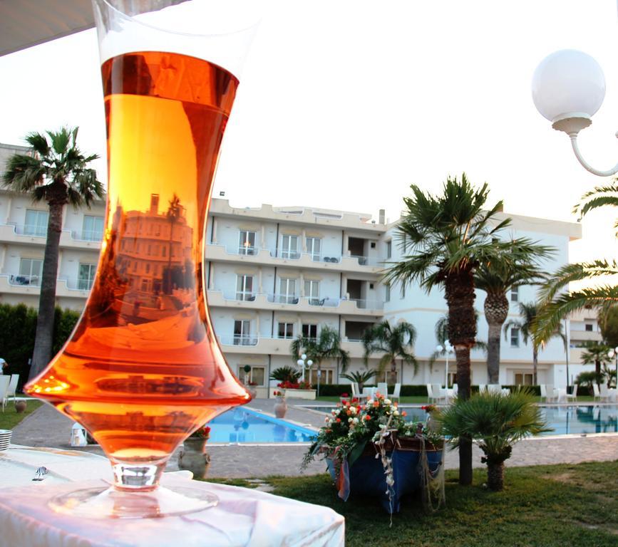 Club Hotel Kennedy Roccella Ionica Ngoại thất bức ảnh